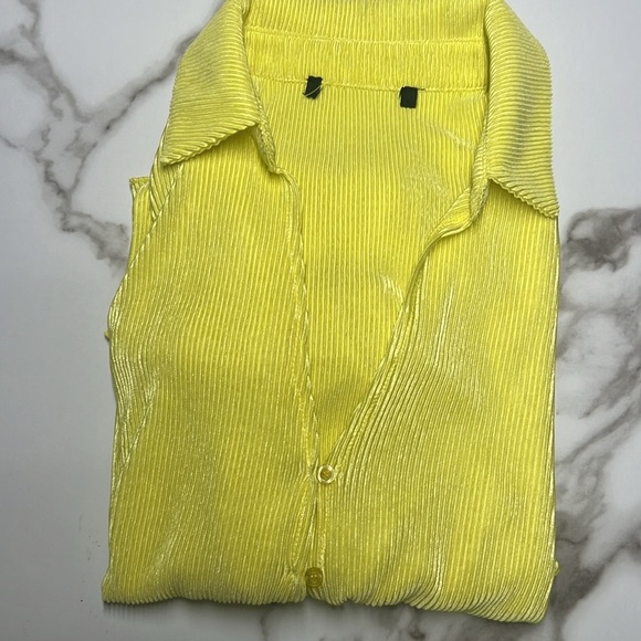 Forever 21 Yellow Crepe Blouse Size M - Picture 5 of 9